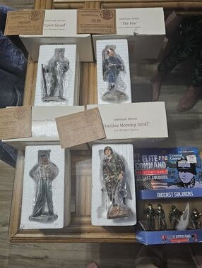 Vanmark American Heroes Marine/Army Figurines